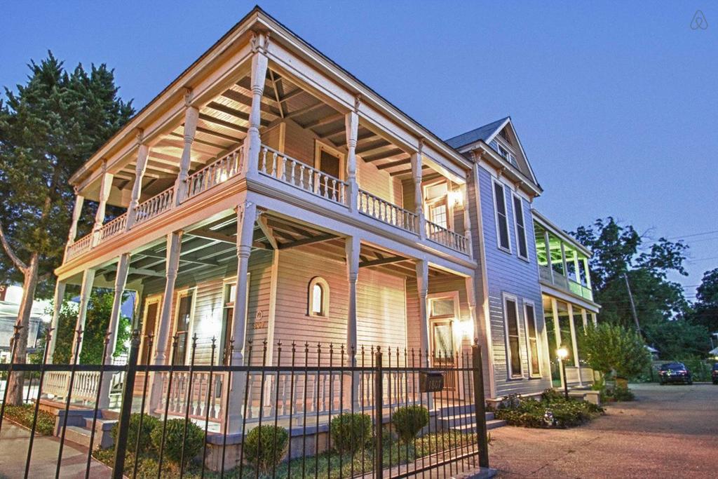 Hk Austin Albergue Exterior foto